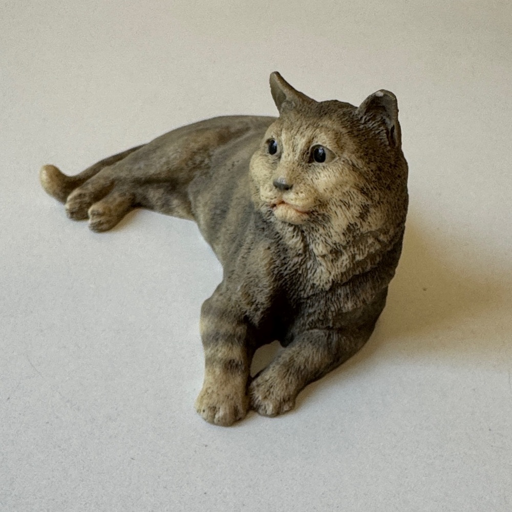 Vintage Cat Figurine and Vintage Crown Staffordshire 
England Cat Plate - Picture 3 of 10